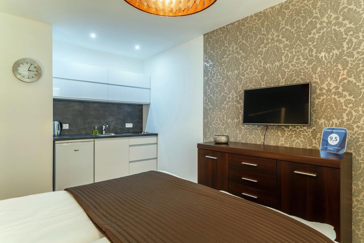 Golden Apartments Ostrava Bagian luar foto