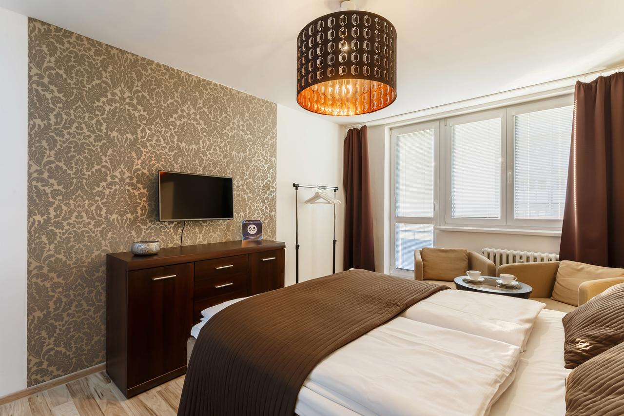 Golden Apartments Ostrava Bagian luar foto